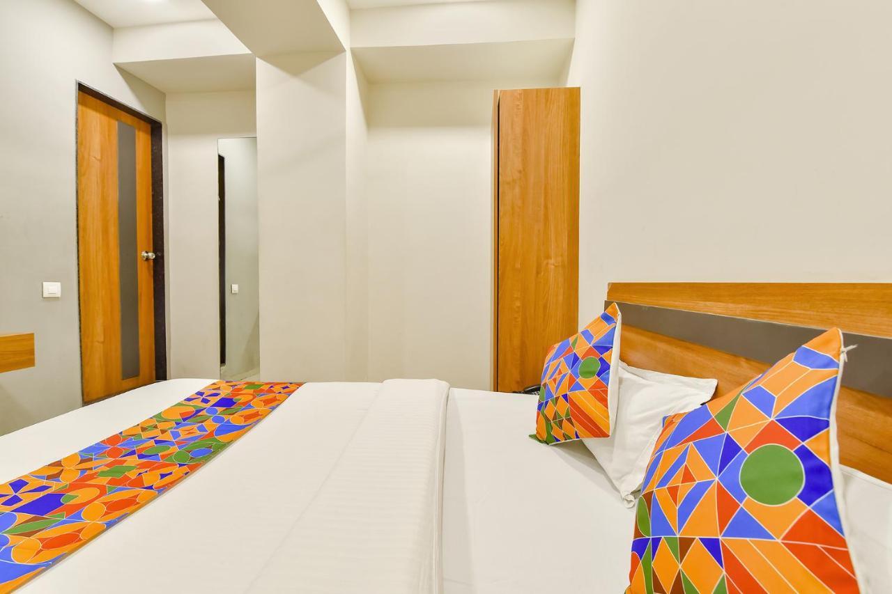 Fabhotel Happinex Surat Eksteriør billede